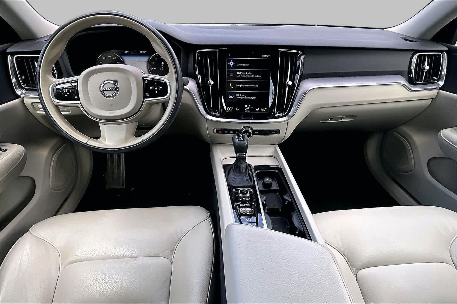 Used 2020 Volvo S60 T5 Momentum FWD image 15
