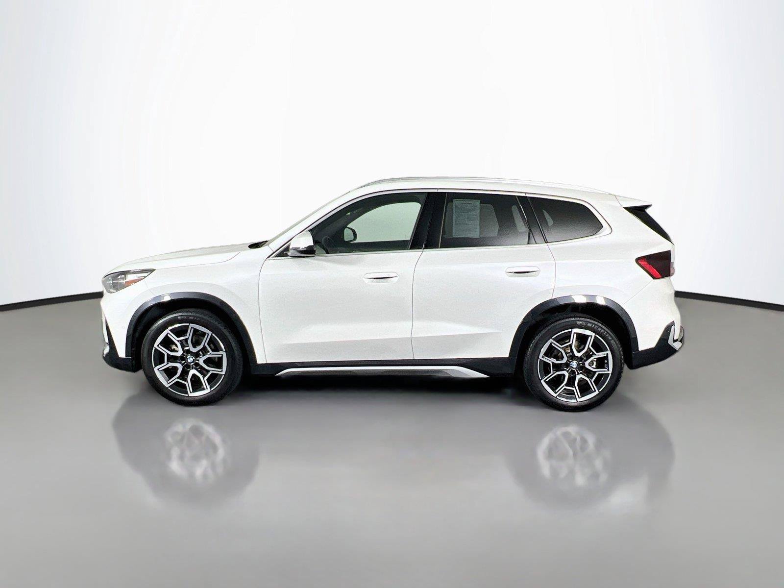 Used 2026 BMW X1 xDrive28i w/ Convenience Package AWD/4WD image 3