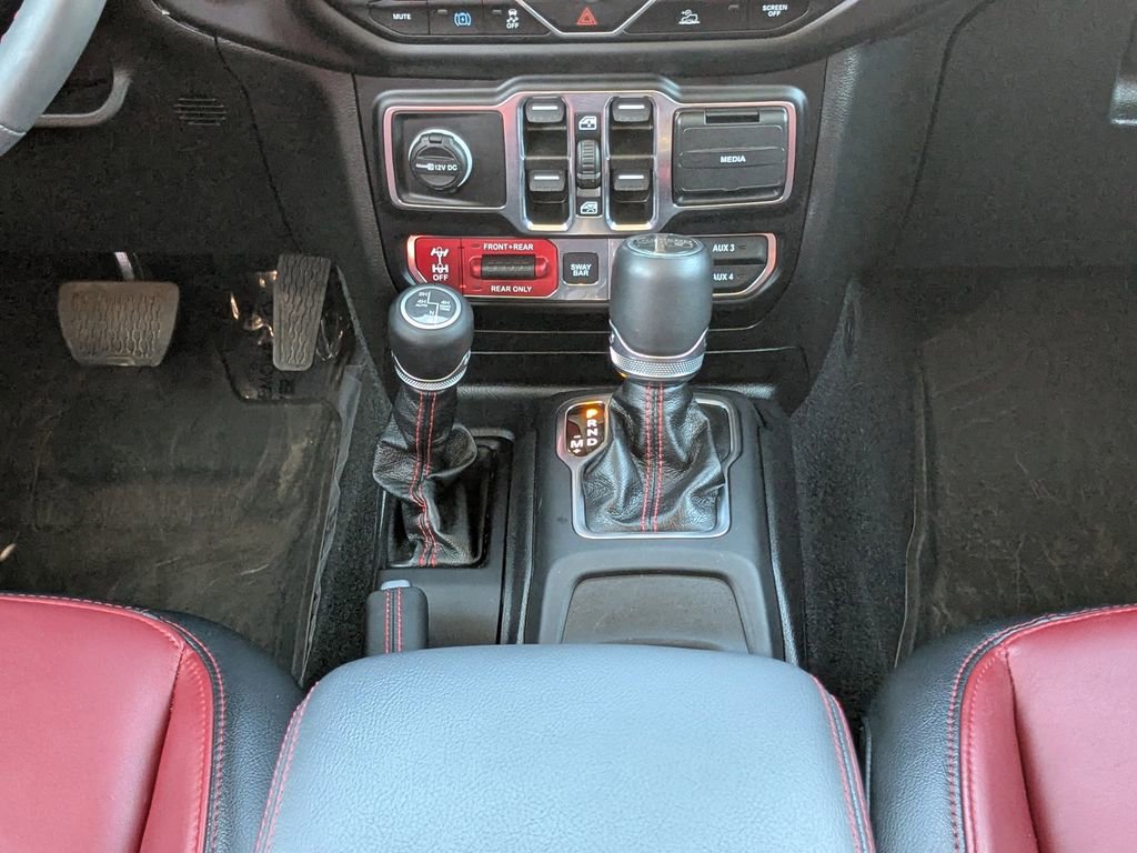 Used 2023 Jeep Wrangler Unlimited Rubicon 4xe AWD/4WD image 18