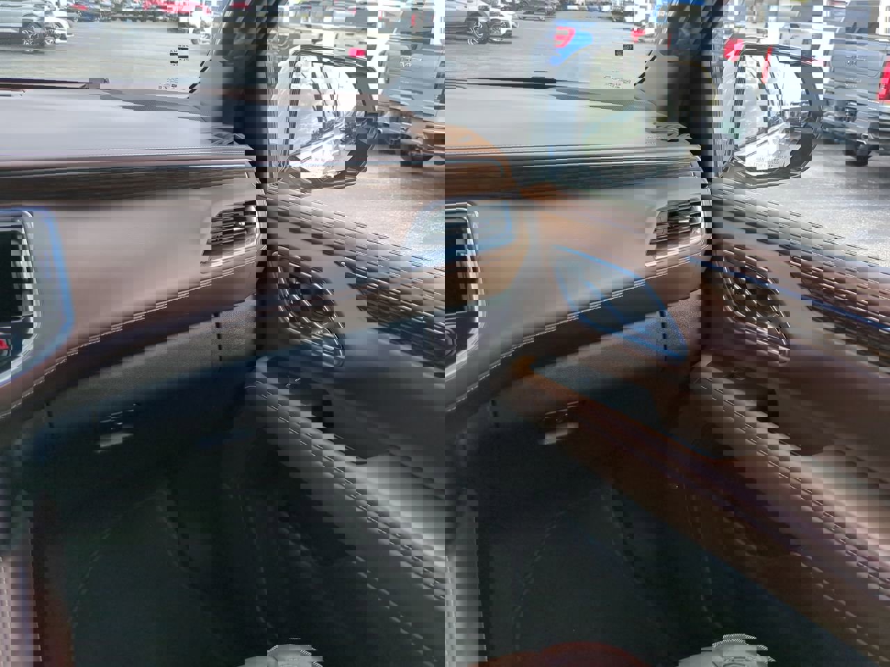 Used 2021 Chevrolet Suburban High Country w/ Premium Package image 17