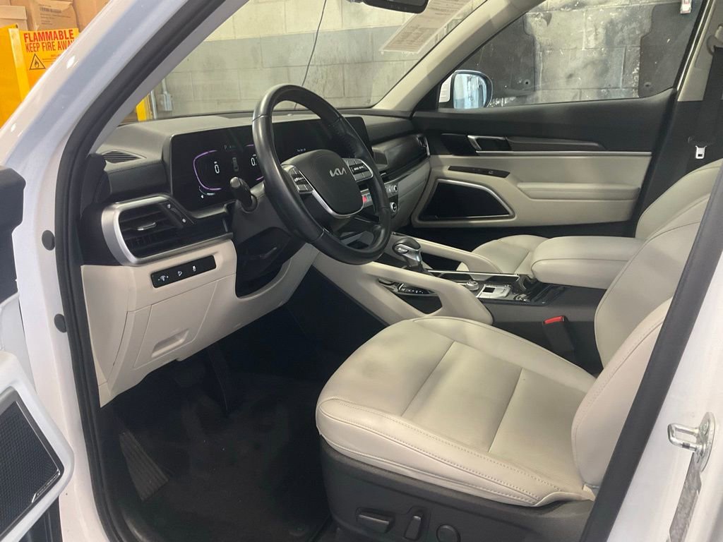 Used 2024 Kia Telluride S w/ S Sunroof Package FWD image 10