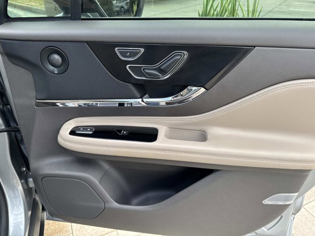 Certified 2022 Lincoln Corsair Reserve w/ Equipment Group 201A image 19