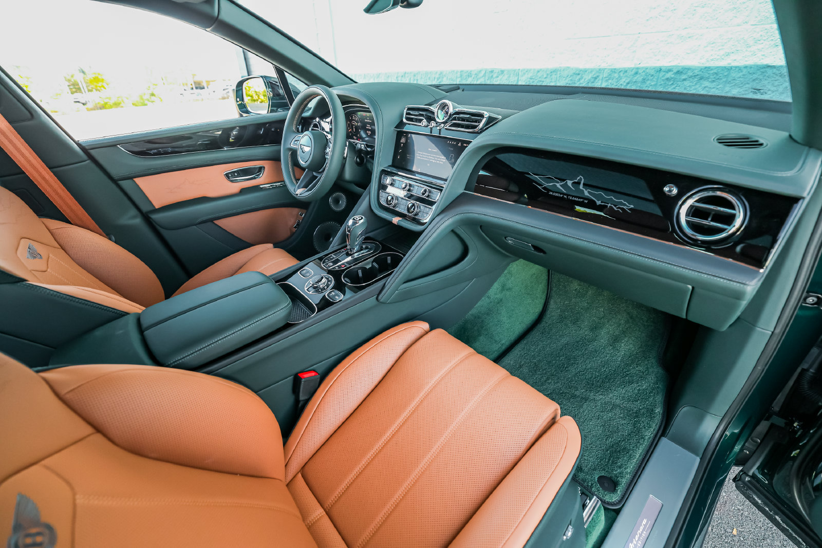 New 2027 Bentley Bentayga AWD/4WD image 2