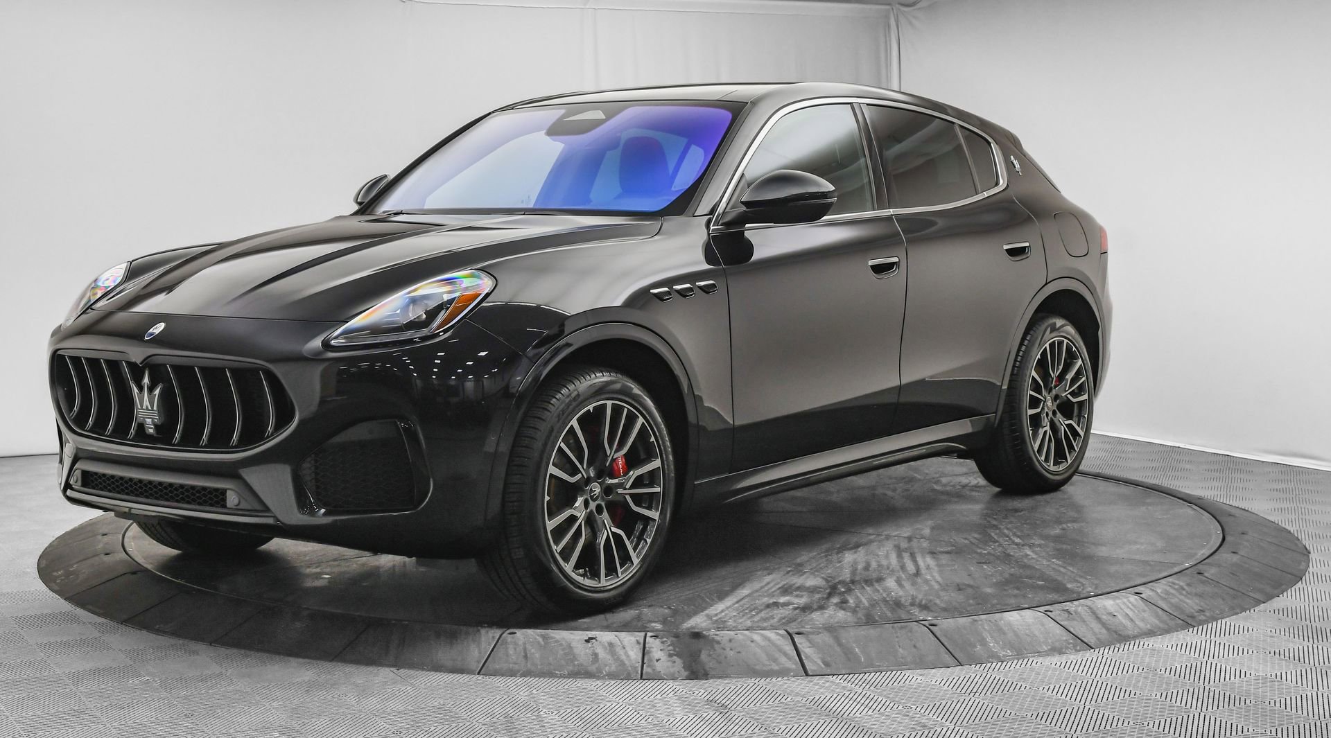 New 2025 Maserati Grecale GT image 3