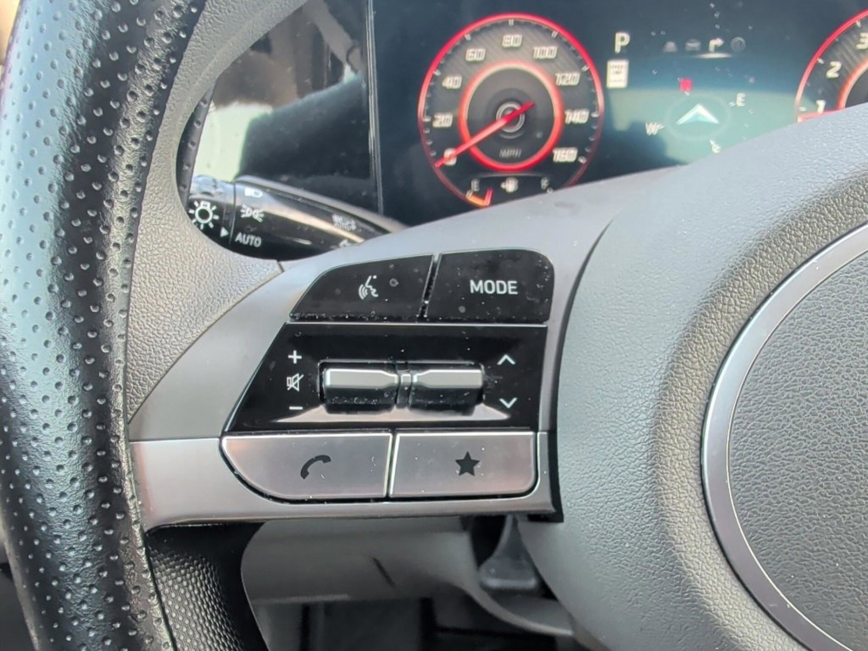 Used 2024 Hyundai Elantra SEL image 14