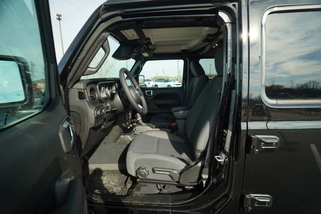 New 2026 Jeep Wrangler Unlimited Rubicon AWD/4WD image 10