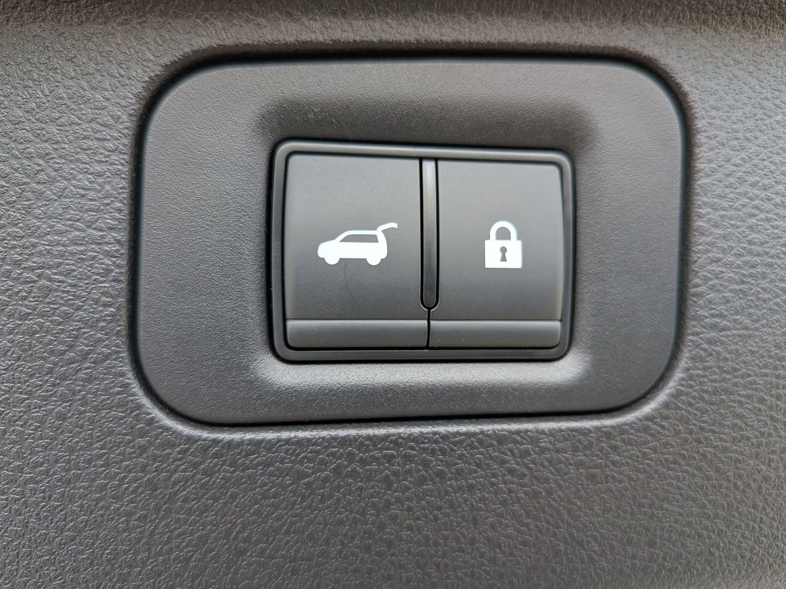 Used 2025 Nissan Armada Platinum Reserve image 35