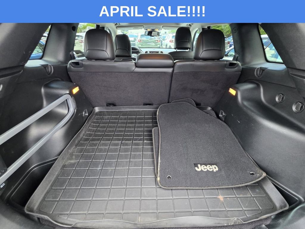 Used 2018 Jeep Cherokee Latitude Plus w/ Comfort/Convenience Group image 15