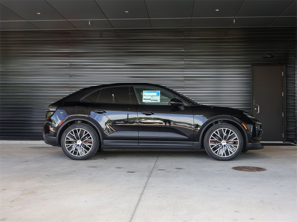 New 2025 Porsche Macan 4 Electric image 8
