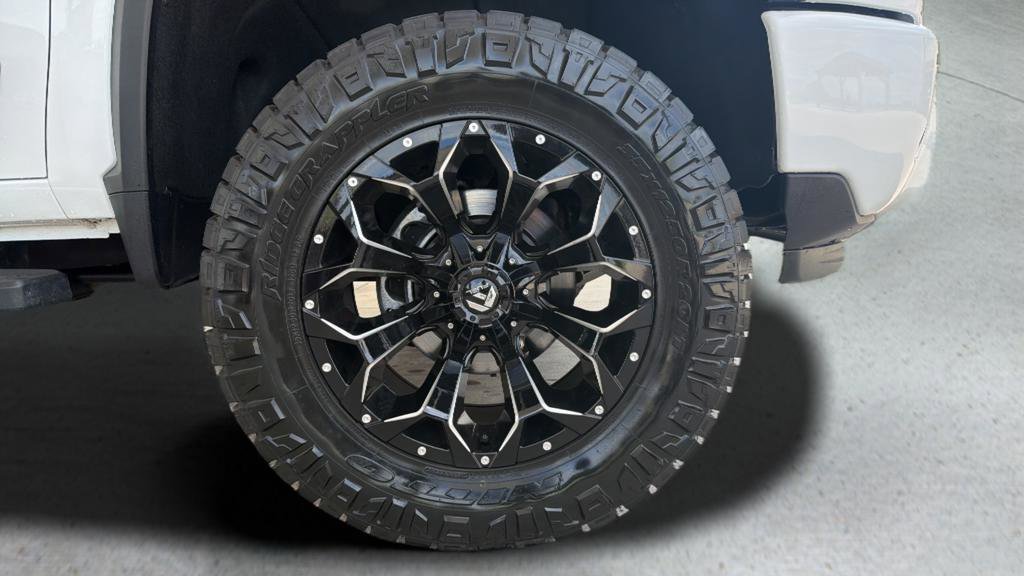 Used 2024 Chevrolet Silverado 3500 High Country w/ High Country Premium Package AWD/4WD image 27
