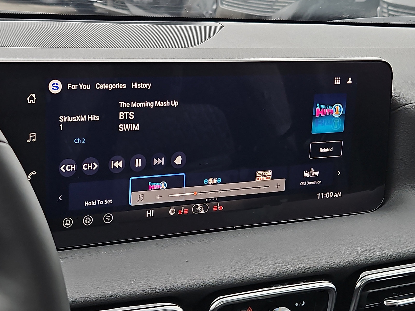 New 2026 Nissan Sentra SV w/ SV Convenience Package FWD image 15