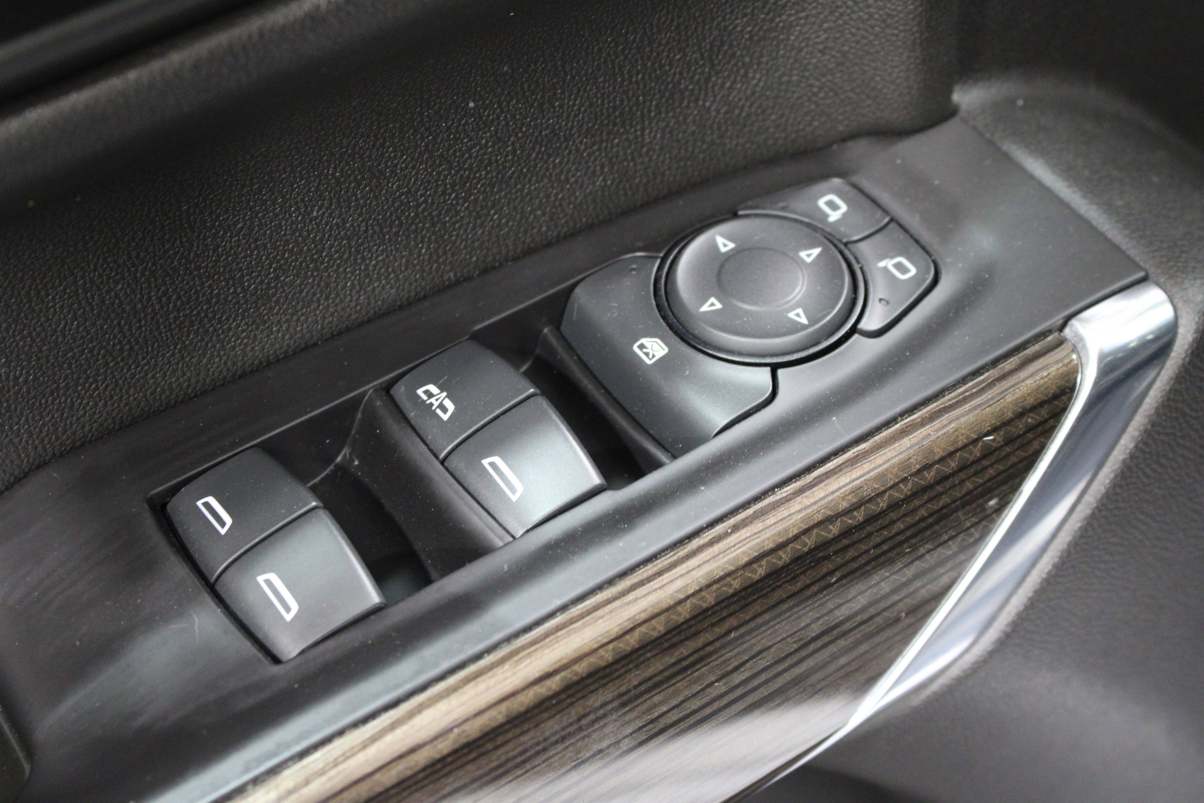 Used 2019 Chevrolet Silverado 1500 LT w/ All-Star Edition image 7