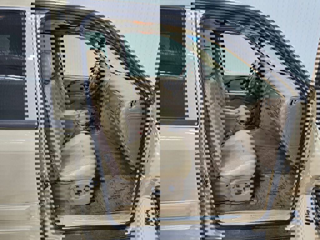 Used 2004 Buick Rainier CXL image 8