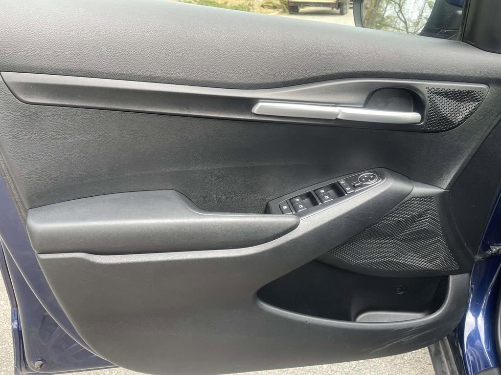 Used 2025 Kia Seltos LX image 15