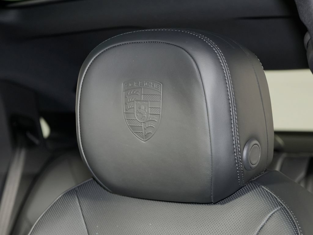 New 2026 Porsche Cayenne Coupe AWD/4WD image 17