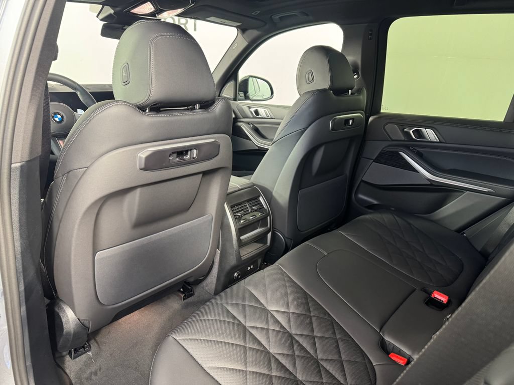 New 2026 BMW X5 xDrive40i w/ M Sport Package AWD/4WD image 14