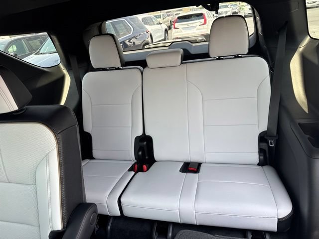 Used 2026 Chevrolet Traverse High Country FWD image 25
