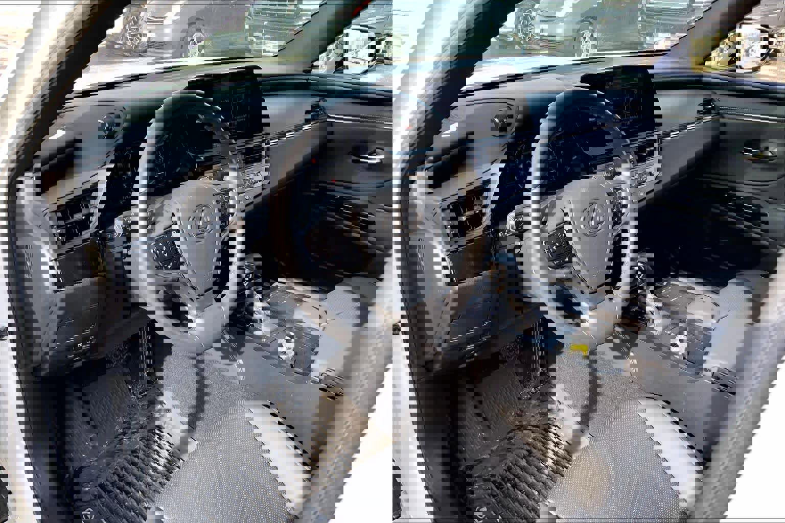 Certified 2022 Lexus ES 350 w/ Premium Package image 18