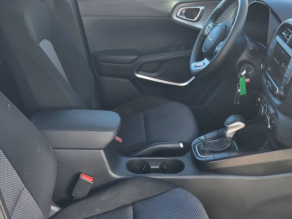 Used 2023 Kia Soul LX FWD image 10