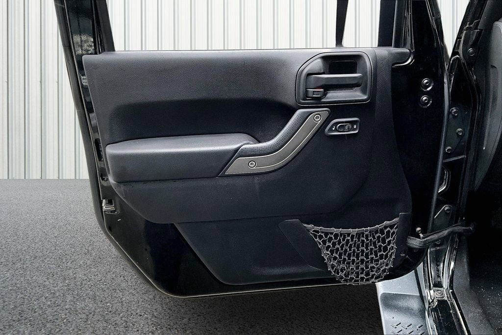 Used 2014 Jeep Wrangler Unlimited Sport w/ Power Convenience Group image 18