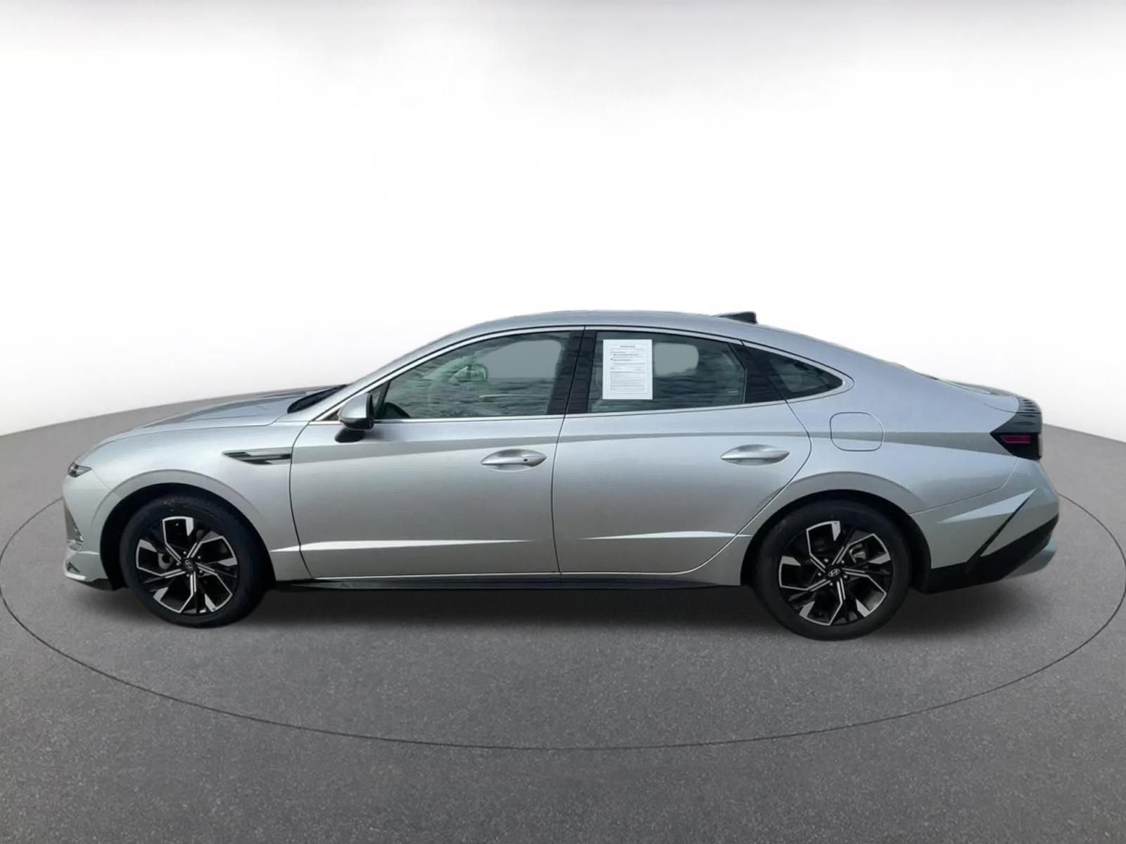 Used 2025 Hyundai Sonata SEL FWD image 10