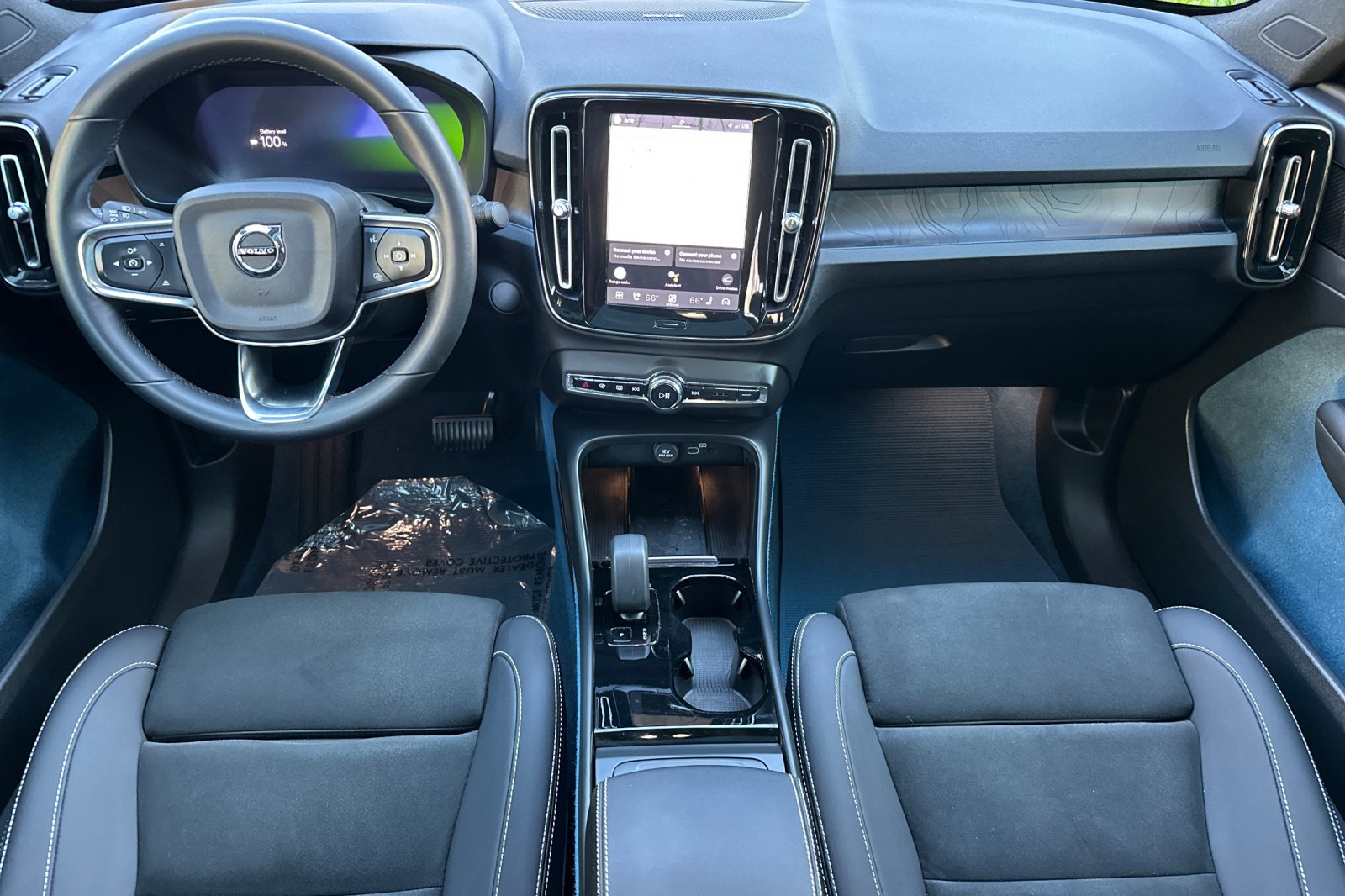 Certified 2023 Volvo C40 P8 Recharge Ultimate image 16