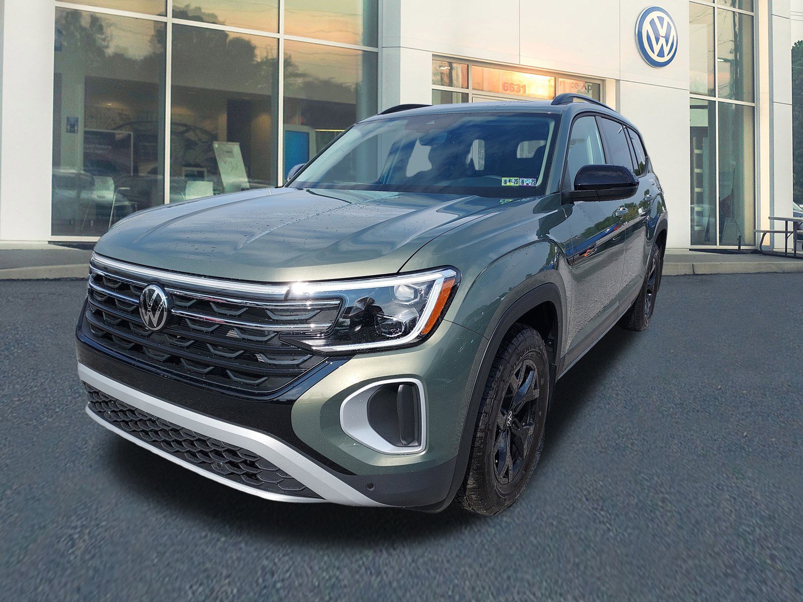 New 2026 Volkswagen Atlas Peak Edition image 2