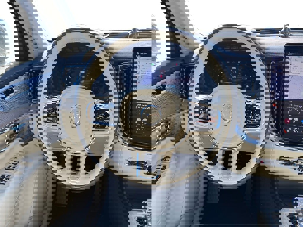 New 2025 Volvo XC90 B6 Ultra w/ Protection Package Premier image 13