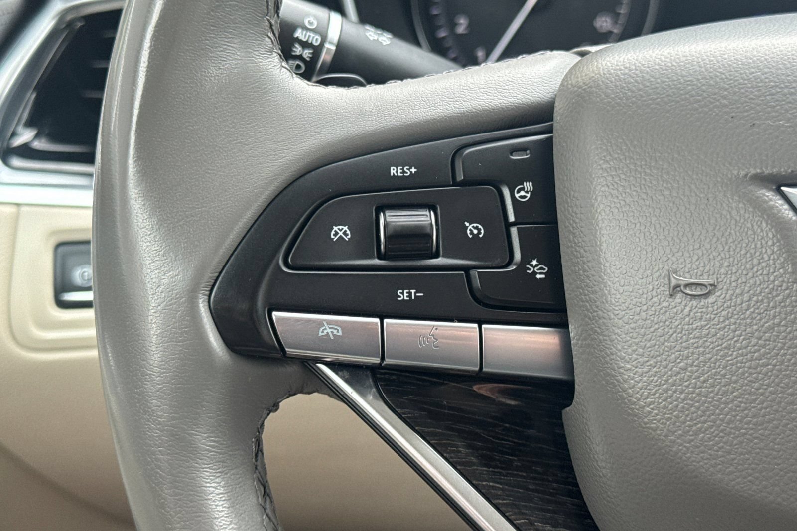 Certified 2021 Cadillac XT6 Premium Luxury w/ LPO, Radiant Package AWD/4WD image 32