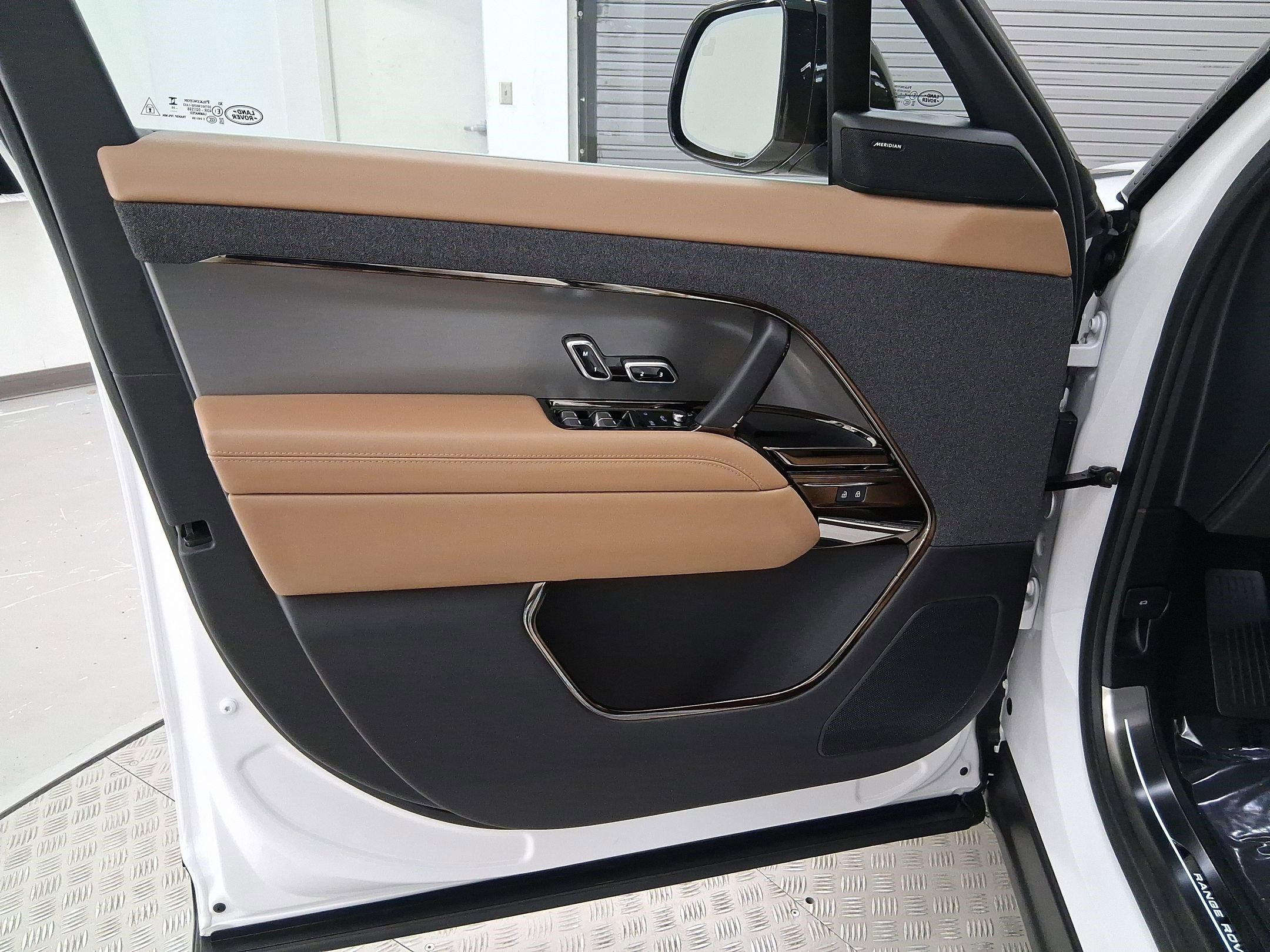 New 2025 Land Rover Range Rover Sport SE image 21