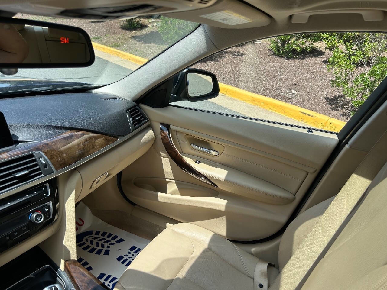 Used 2016 BMW 320i xDrive Sedan image 21