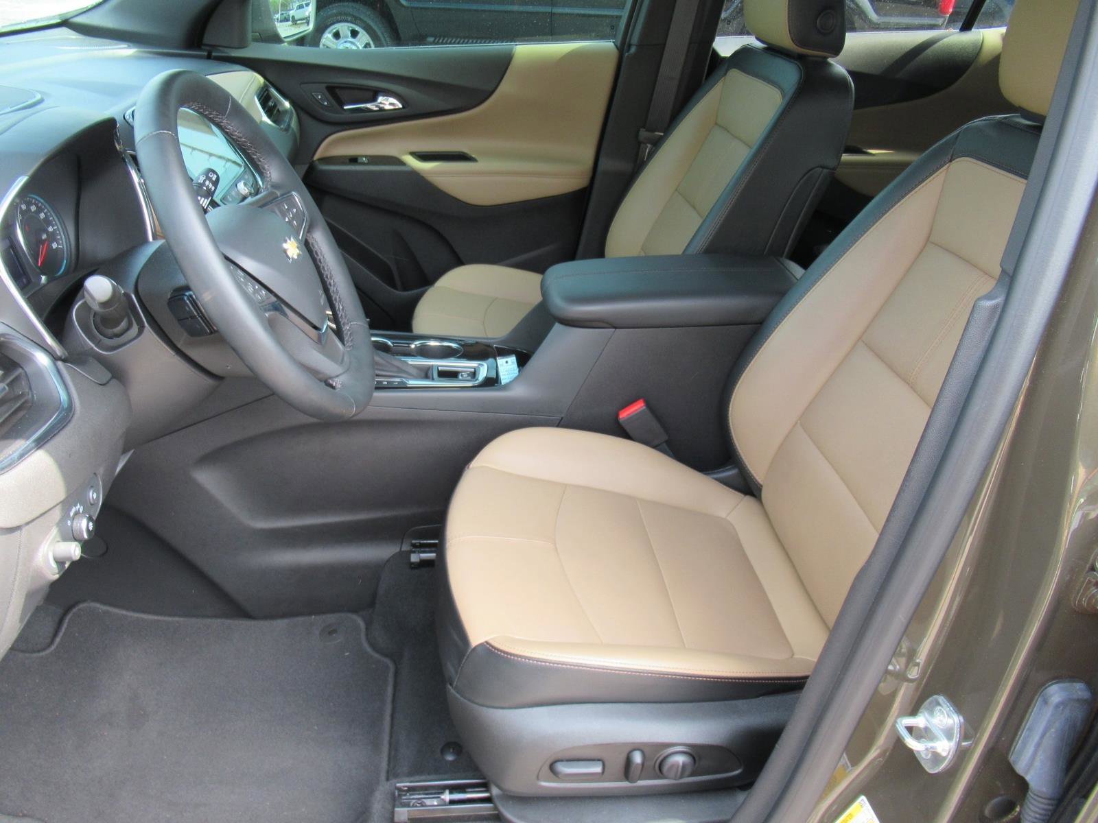 Used 2024 Chevrolet Equinox Premier FWD image 18