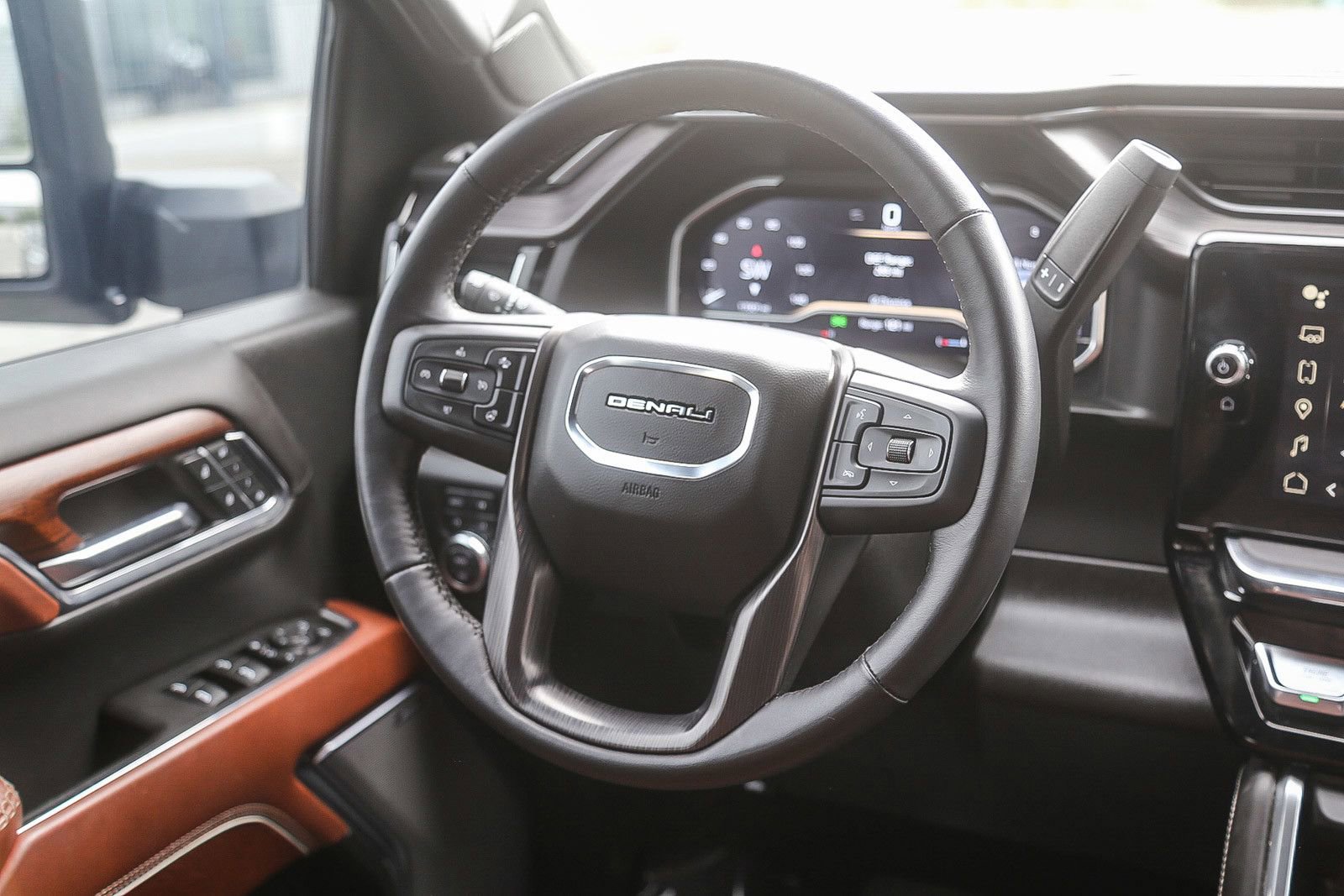 Used 2024 GMC Sierra 3500 Denali Ultimate image 13