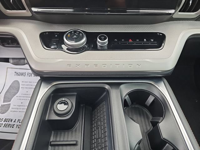 Used 2025 Ford Expedition Max Active RWD image 32