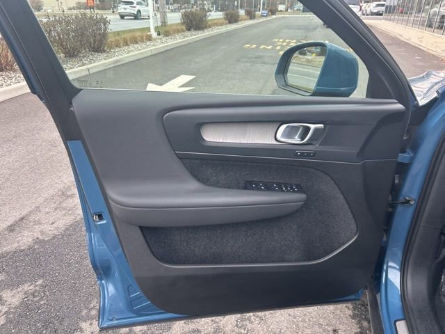 Certified 2025 Volvo XC40 B5 Plus image 16