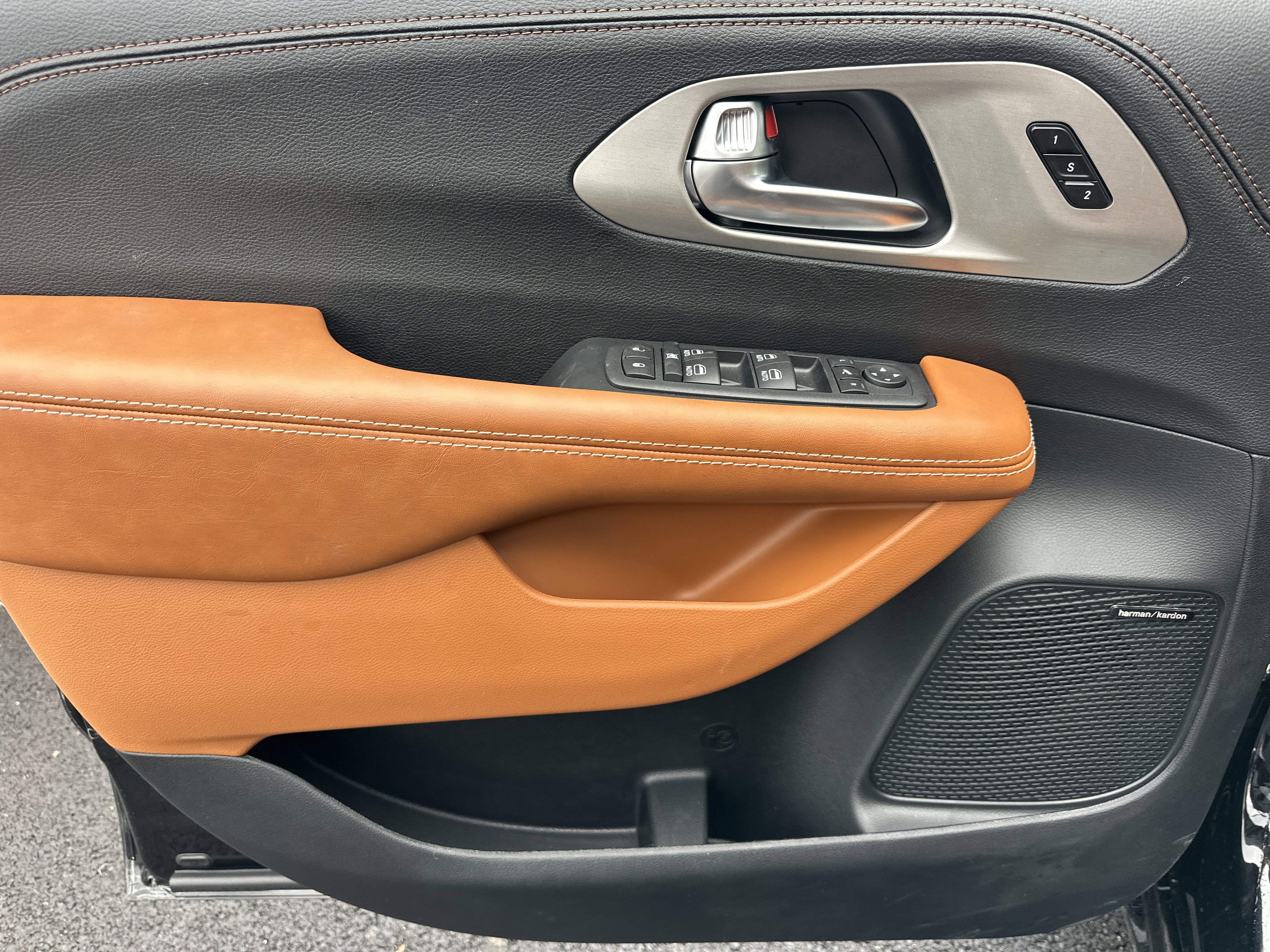 New 2026 Chrysler Pacifica Pinnacle image 30