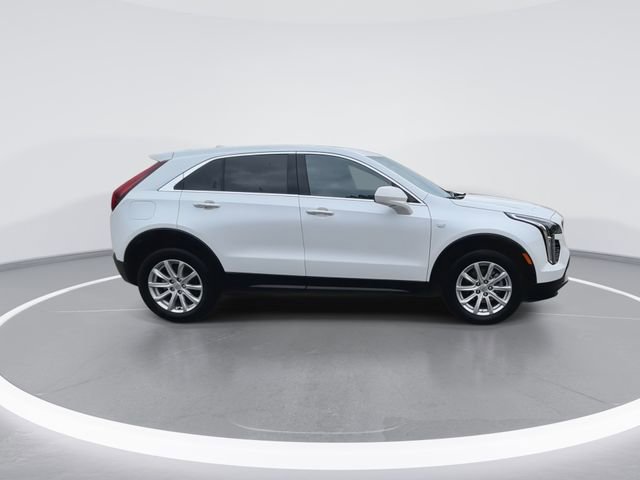 Used 2023 Cadillac XT4 Luxury w/ Cold Weather Package image 13