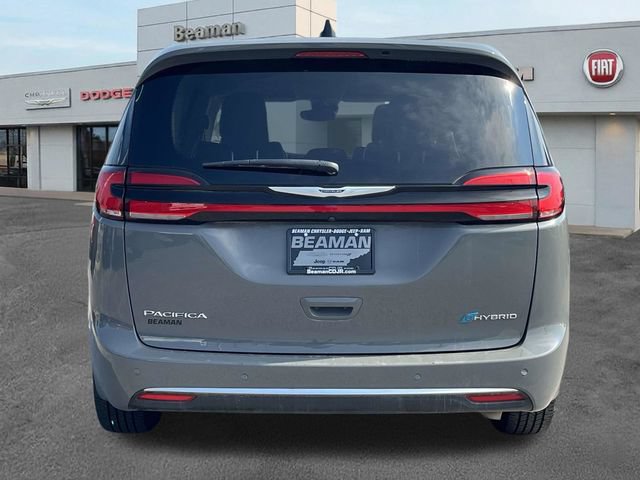 Used 2023 Chrysler Pacifica Touring-L FWD image 6