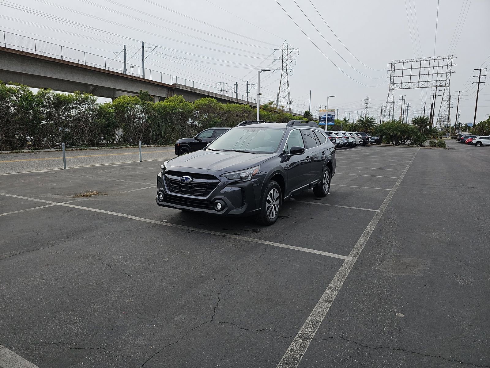 Certified 2025 Subaru Outback Premium image 3
