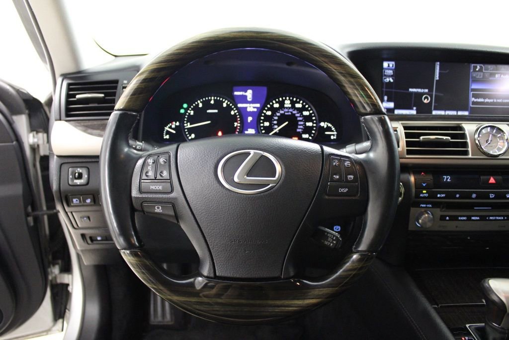 Used 2013 Lexus LS 460 AWD w/ Comfort Pkg image 23