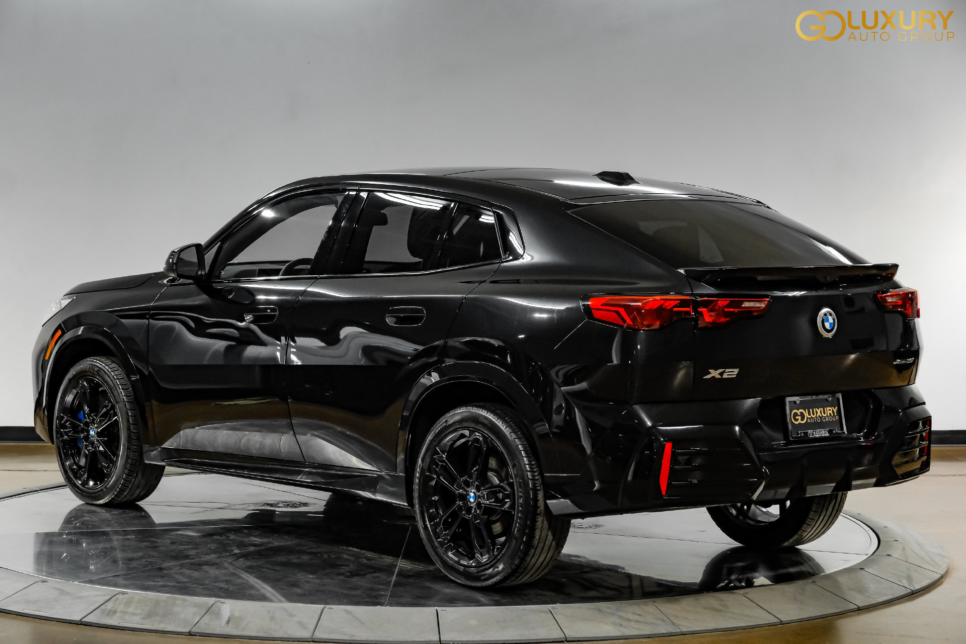 Used 2025 BMW X2 xDrive28i AWD/4WD image 12