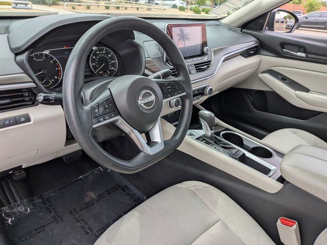 Used 2024 Nissan Altima 2.5 SV image 12