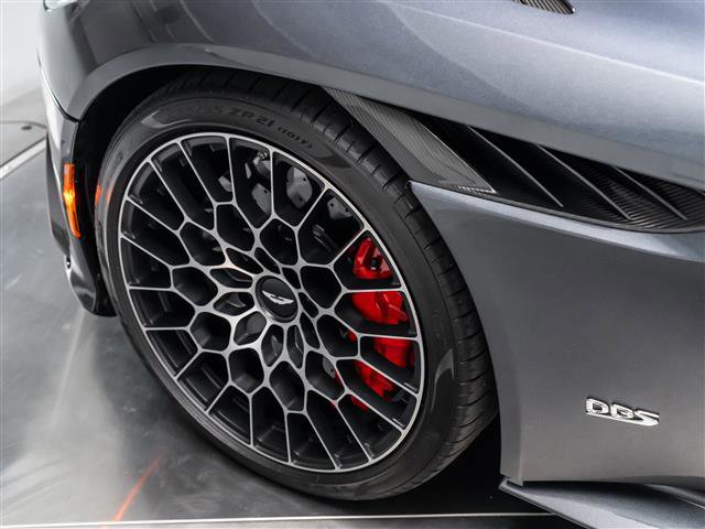 Used 2023 Aston Martin DBS Coupe image 8