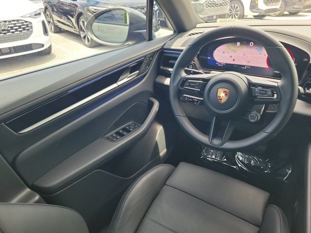Used 2025 Porsche Macan Electric RWD image 15