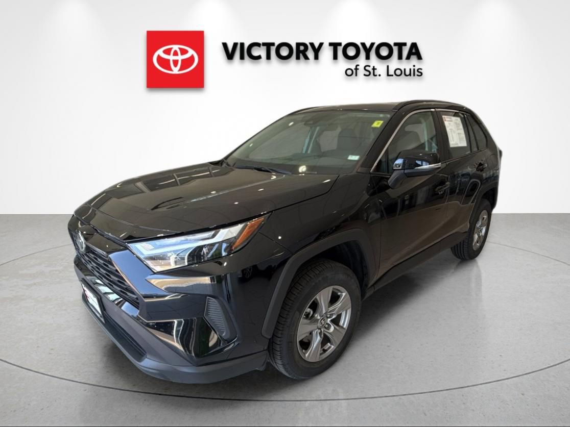 Used 2025 Toyota RAV4 XLE AWD/4WD image 7