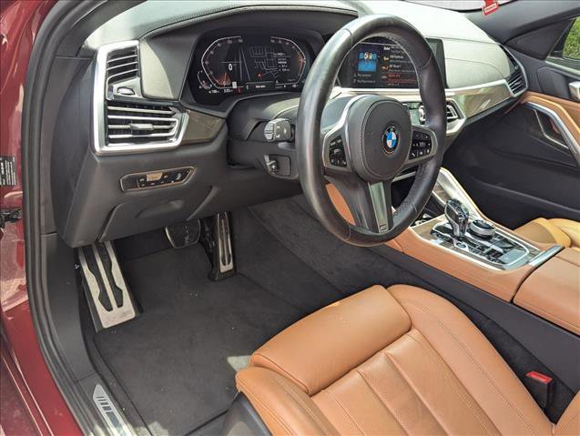 Used 2022 BMW X6 xDrive40i w/ Executive Package AWD/4WD image 3