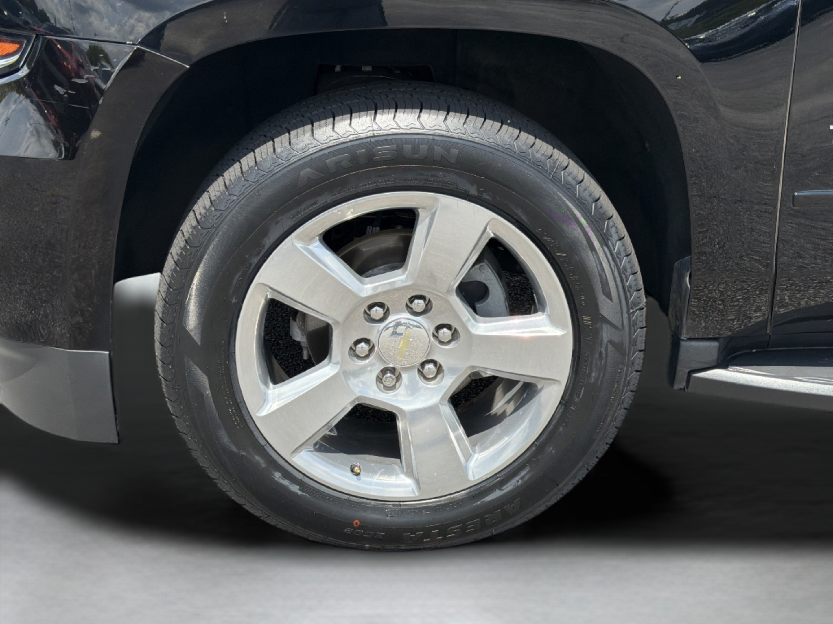 Used 2018 Chevrolet Tahoe LS w/ All-Season Package AWD/4WD image 11