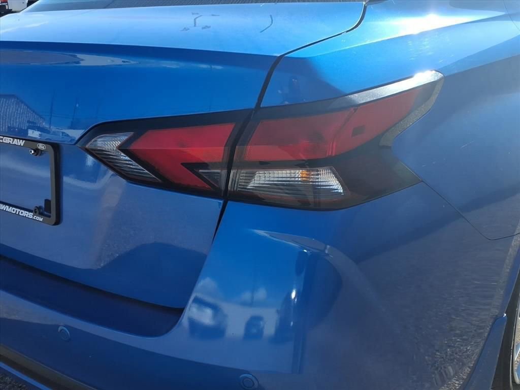 Used 2022 Nissan Versa S image 11