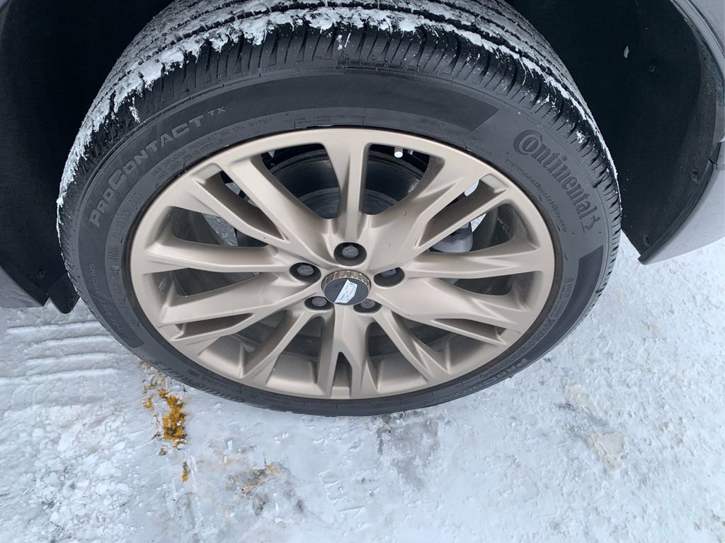 Used 2025 Cadillac XT4 Sport image 23