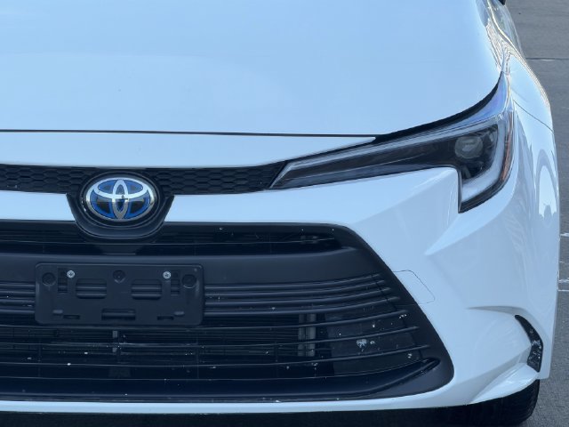 Used 2025 Toyota Corolla LE FWD image 8
